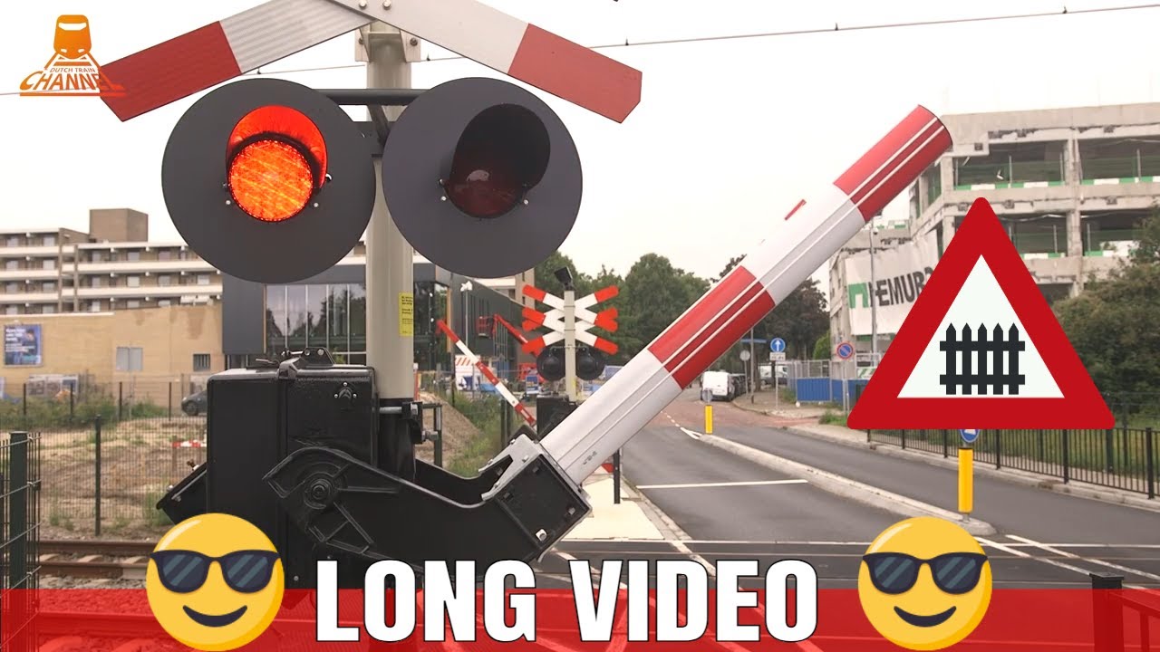 DUTCH RAILROAD CROSSING - LONG VIDEO - Bussem - Zwarteweg