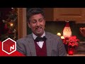 Abid raja og asbjrn diskuterer marsipangriser  asbjrns julekalender  discovery norge