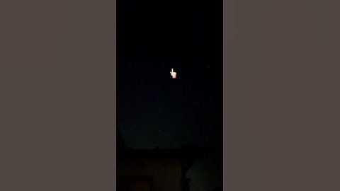 luzes no céu aparecem diariamente em um horário durante a noite. qual explicação para esses eventos.