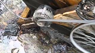 In this video I show how my water wheel works to produce power. This is my new wheel the old one had been beat up pretty good 