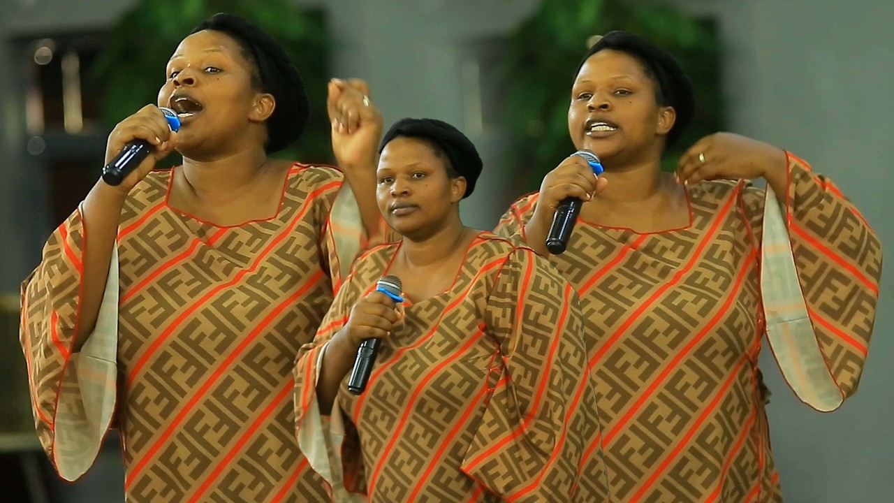 😍MUMASENGESHO NIHO BYOSE BIVA😇 TWAGIYE DUSENGA TWIHISHE ARIKO TWASUBIRIJWE KUMUGARAGARO, IRAKORA🥰