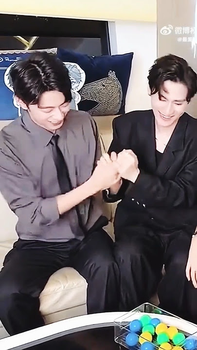 Ocean, are your hands stuck to Seeky? 😂 #desiretheseries #垂涎 #abodesire #seekyli #oceanjiang #bl
