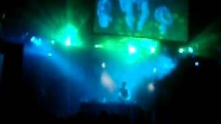 Boys Noize plays Roar (Patrice Baumel)