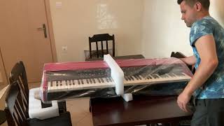Unboxing Clavia Nord Grand
