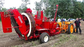 Aardappelrooi Demo De Maten Met Oldtimers Voor Avebe In Ter Apel Moersloot.