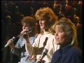 Capture de la vidéo Allsång 1988 Helen Sjöholm 17 År (&Quot;Kommer Kanske Jobba Med Musik)