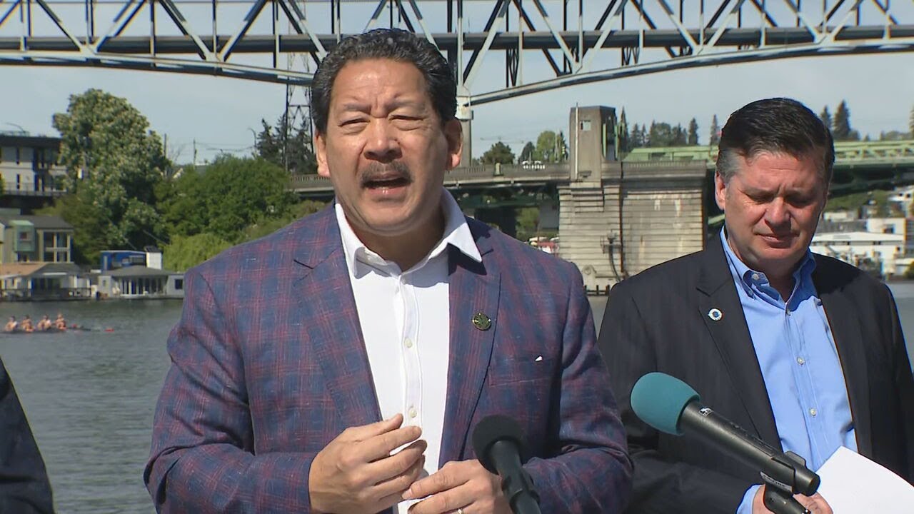 LIVE: Seattle mayor unveils transportation levy proposal