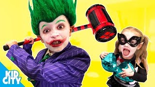 The Joker and Harley Quinn Halloween Super-Villains Gear Test and Family Game | KIDCITY The Joker and Harley Quinn Halloween Super-Villains Gear Test and Family Game | KIDCITY