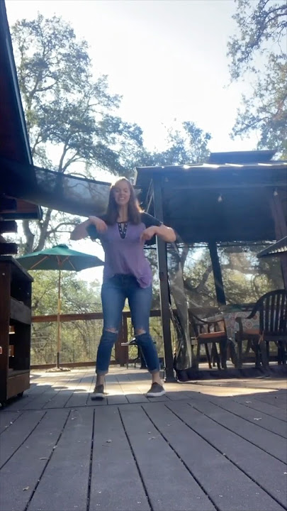 Fresh Dance Moves by @KelliBrockdance 🔥💃🏻🎉🎩🙌🏼
