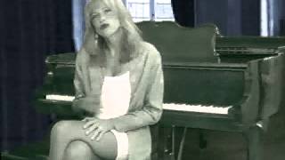 Watch Carly Simon Every Time We Say Goodbye video