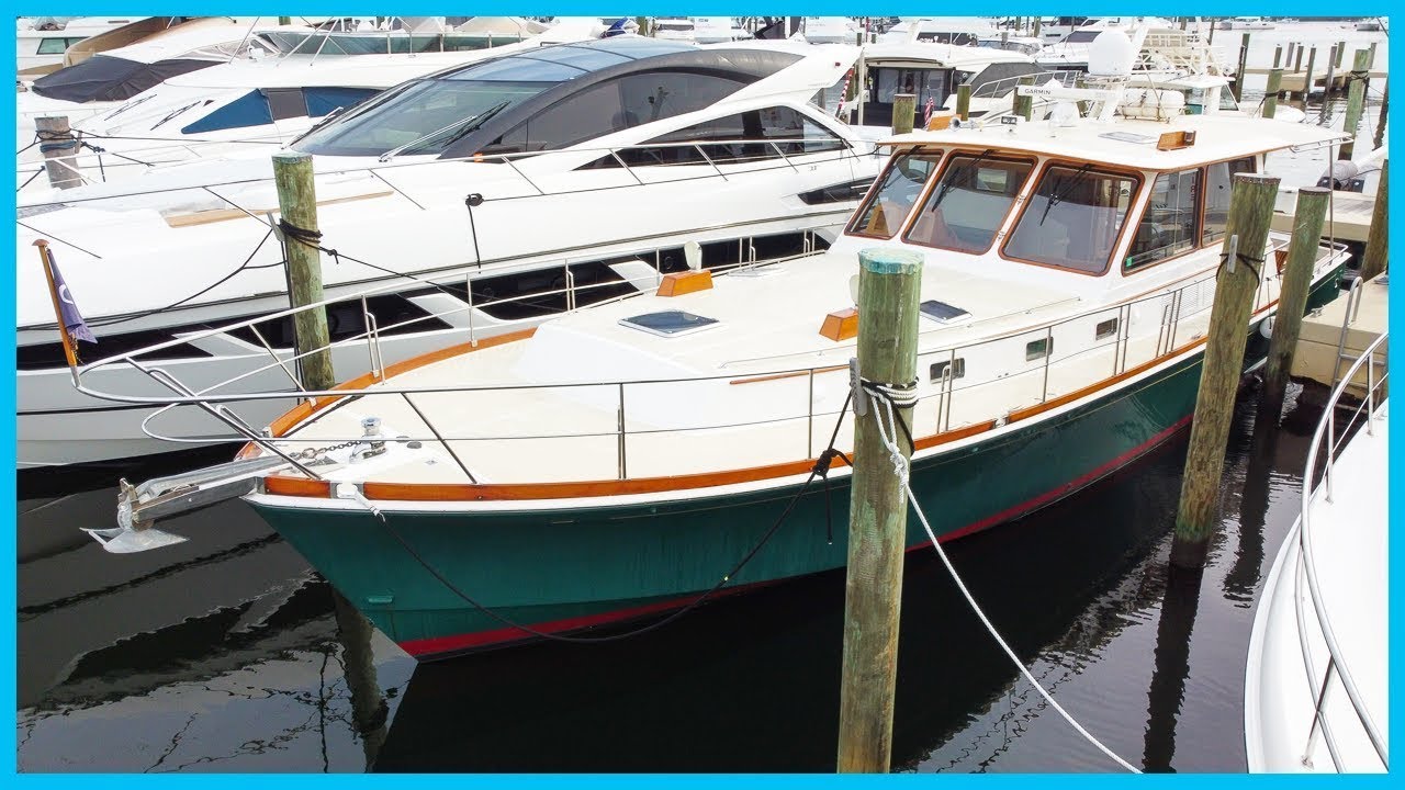 This 54′ CLASSIC Yacht is SUBLIME [Full Tour] Learning the Lines