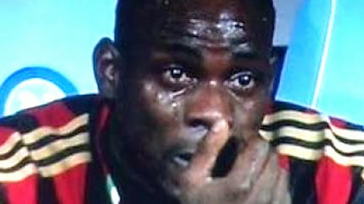 BALOTELLI SCOPPIA IN LACRIME DOPO LA SCONFITTA CONTRO IL NAPOLI