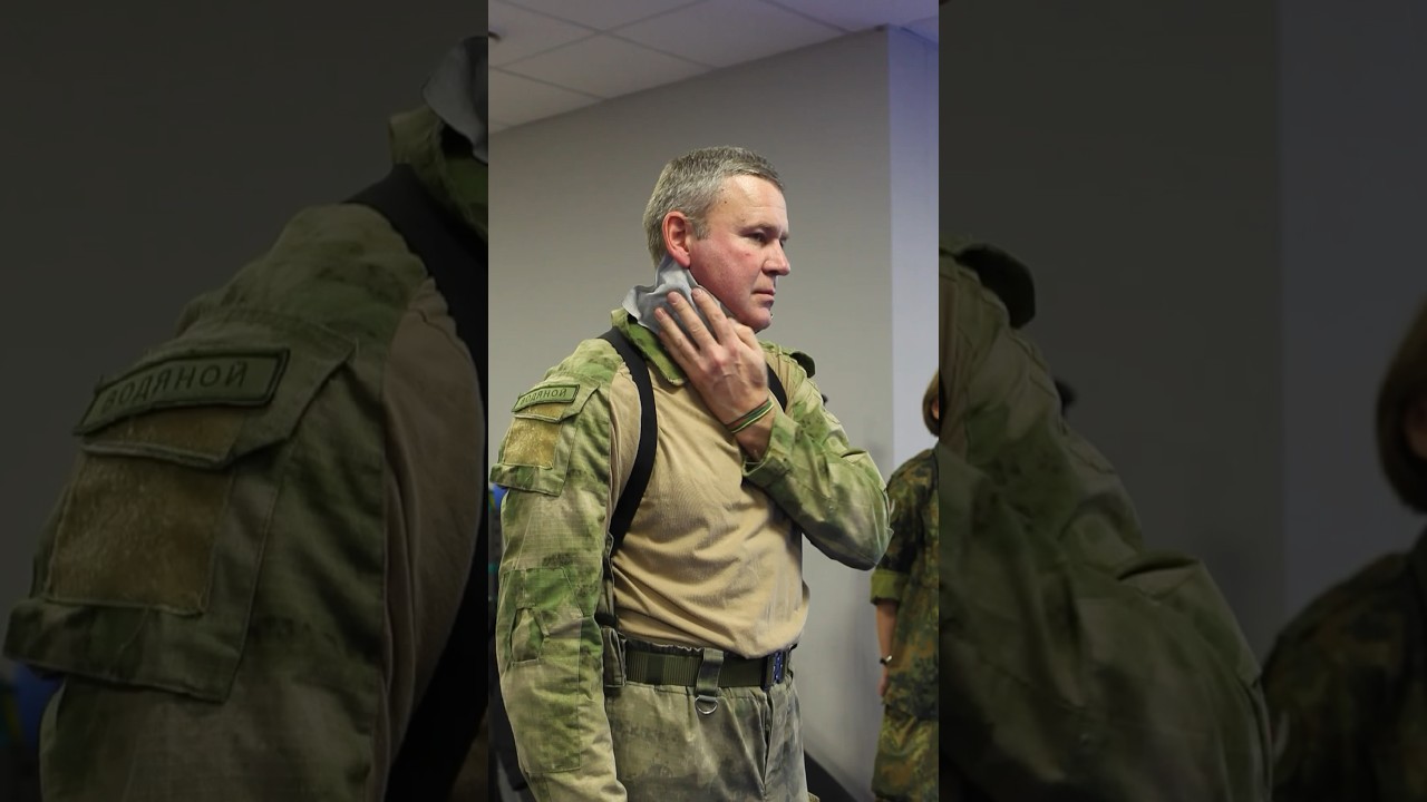 Как остановить кровотечение при ранении шеи? #перваяпомощь #тактическаямедицина #самопомощь #ранение