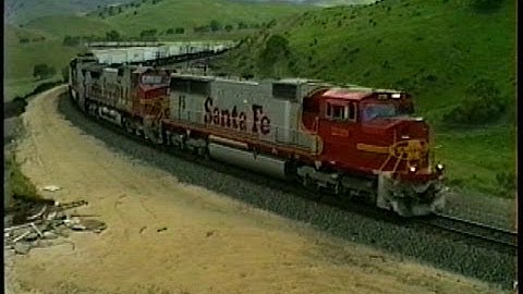 Tehachapi_(1996) Tunnel 3_Santa Fe SD75M, C44-9W, C40-8W, SDFP45