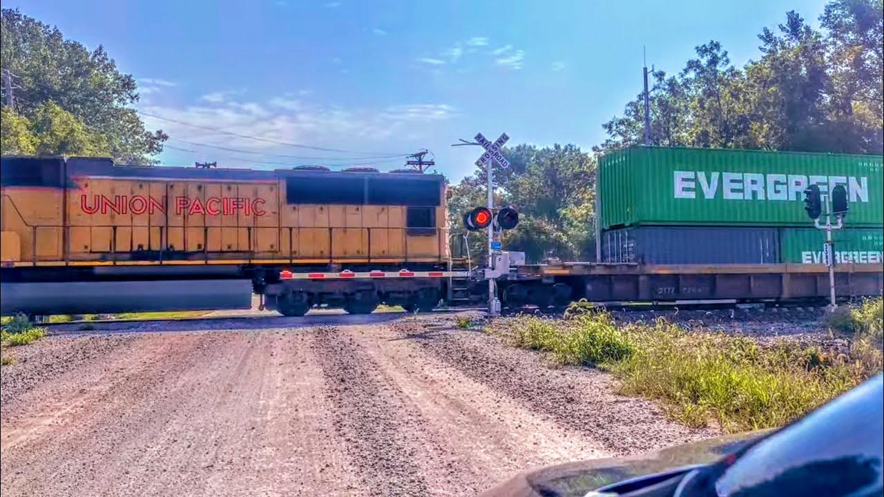 UP Z Train w/ Cool K3HL Horn In Honey Creek, IA (09/04/25)