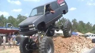 GIANT BIG BLOCK SUBURBAN CRASHES at SOUR LAKE MUD FARM!!