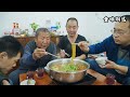 【食味阿远】阿远今天做麻辣猪排火锅，热腾腾吃上一锅，身子发暖浑身舒坦 | Spicy Ribs Hot Pot | Shi Wei A Yuan