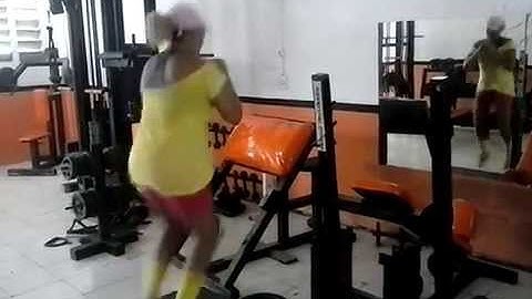 salto no step +agachamento