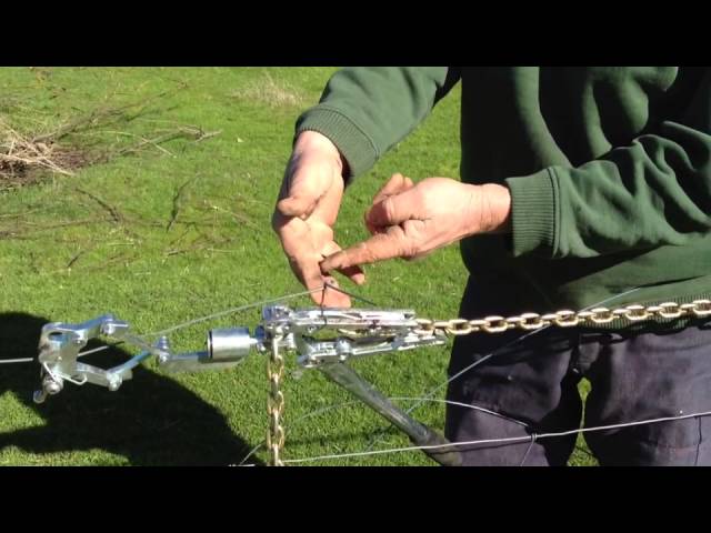 How to tie a Figure 8 knot under tension. 