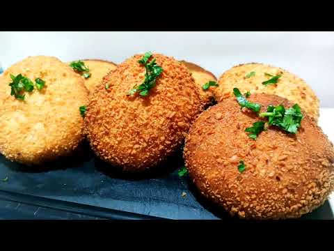 O verdadeiro salgado bomba de queijo e presunto