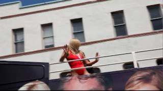 David Hasselhoff leading a parade through San Diego [HD 1080p]
