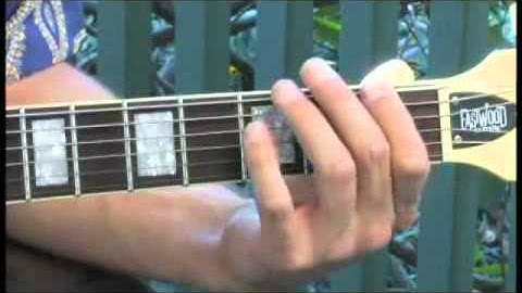 How to Play the E Major Symmetric Dominant Scale on Guitar