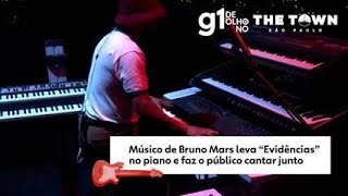 Bruno Mars repete 'Evidências' no The Town com Xororó e família na