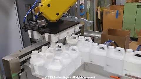 V30 Robotic Case Packer for Jugs