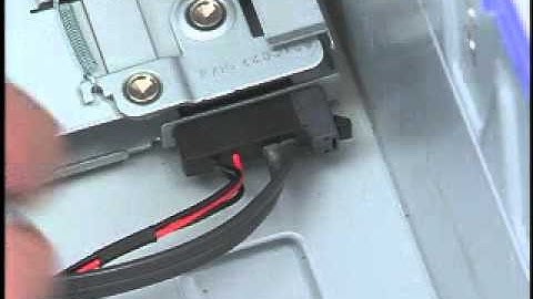 IBM System x3850 X5 - FRU - Remove Optical Drive Cable