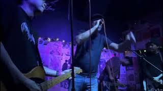 Download lagu The Miskins - Hands Up!! (Live at Duck Down Bar, Jakarta 24/2/2025)