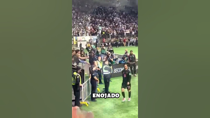 Messi reacciona al ver una camiseta de Cristiano #futbol #messi #cristianoronaldo