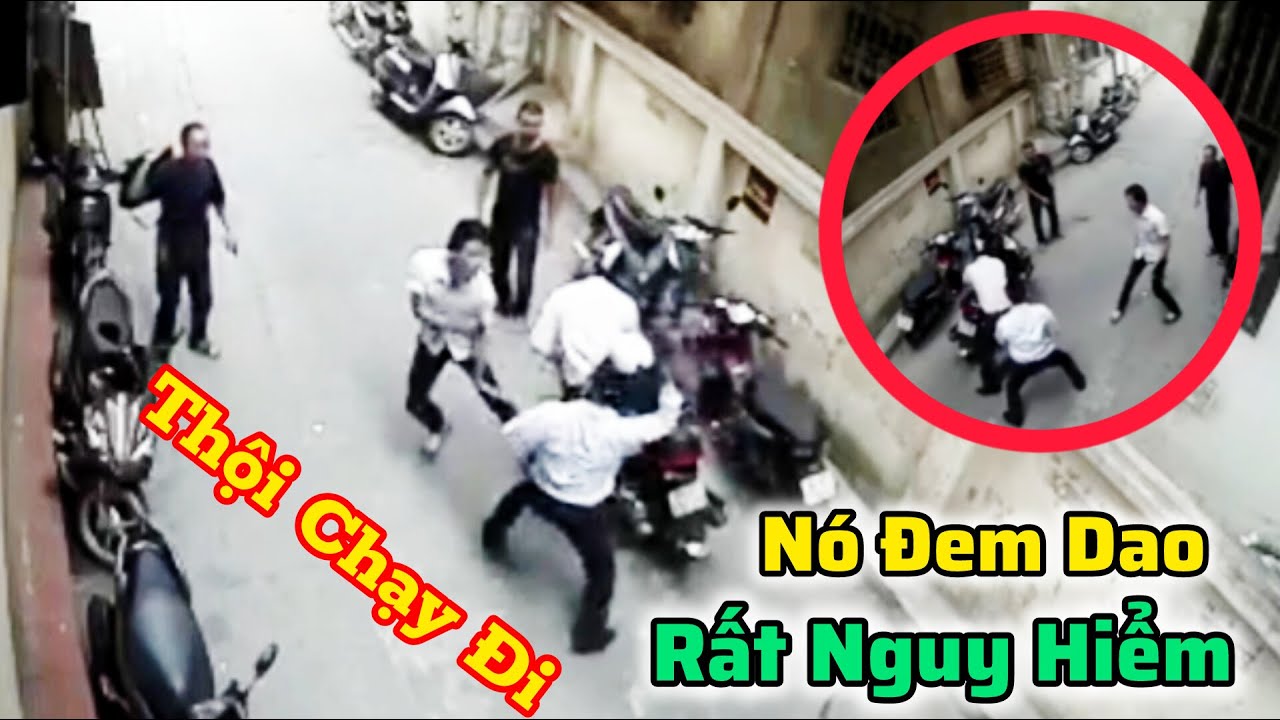 Thấy tụi nó trộm xe người dân lao ra úp sọt nhưng thấy nó đem theo dao củng hơi sợ