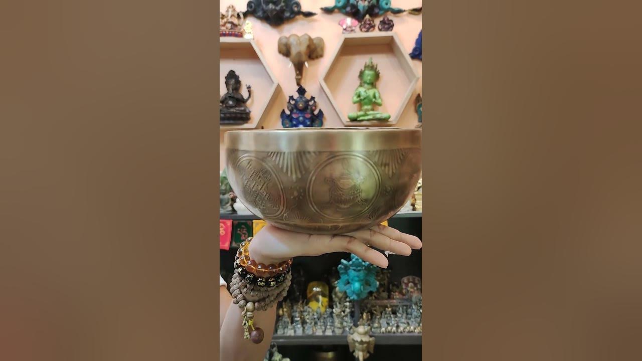 528 Hz Singing bowl sound meditation with an antique Himalayan Mani bowl🕉#shorts