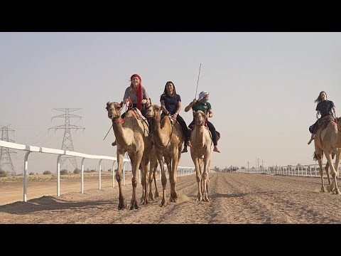 Скачки на верблюдах стали спортом для женщин