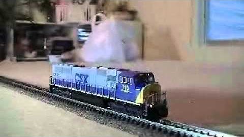 CSX KATO locomotive EMD SD70MAC with DCC and sound MRC 1644