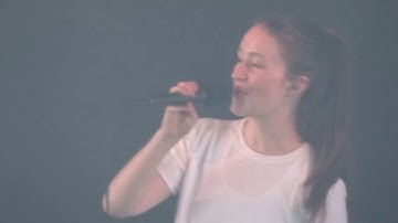 Sigrid - Plot Twist - live Leeds Festival 2017