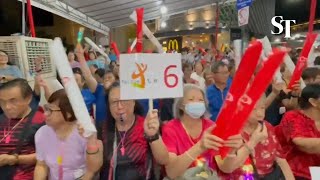 Crowd at Yew Tee watch party told that PM Lawrence Wong will be joining them Resimi