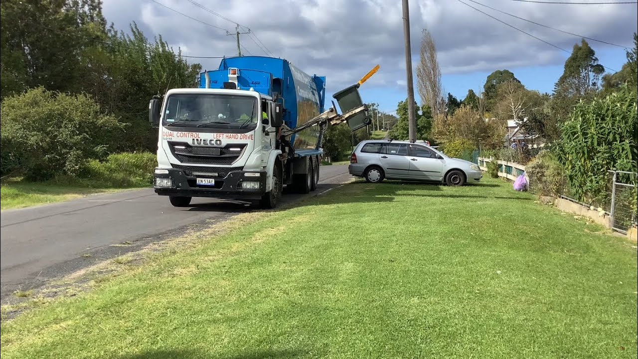 Bega Valley Shire Recycling Trucks SL 1182 & SL 1183 Double Garbo - YouTube
