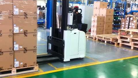 Automated Guided Vehicle - AGV Stacker Odo guided Picking Movement