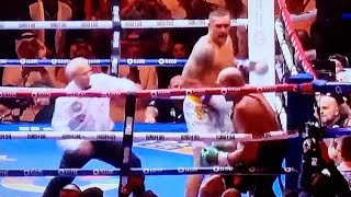 Did the ref try to save Tyson Fury?