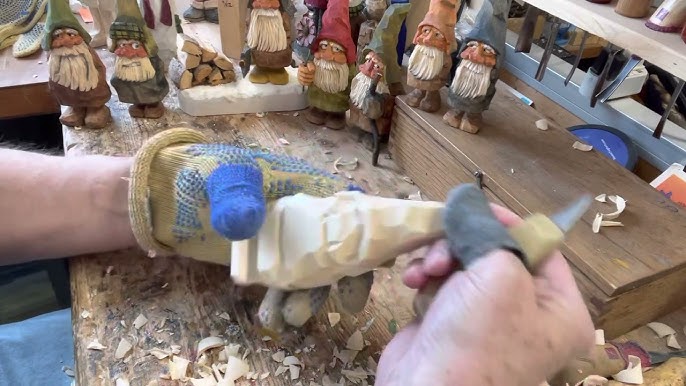 Wood Carving Tools Demystified: Mastering Wood Carving Basics and Whittling  Projects 