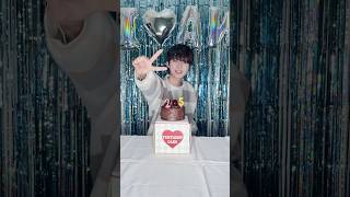 I like it I'm twenty five🎂 #TheKingDom #더킹덤 #TKD #IVAN #아이반 #HBD_IVAN #바니가물드는가을 #HAPPY_IVAN_DAY