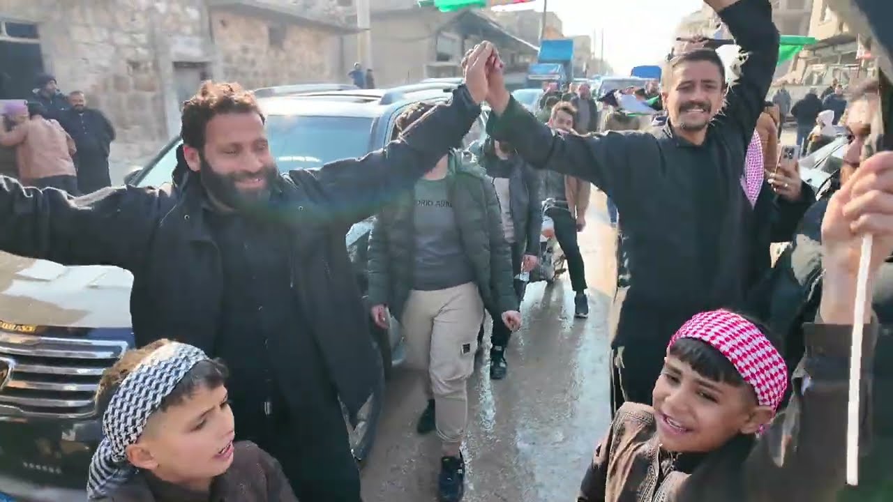 دخول أحرار قبيلة البكارة من سكان حيي الأشرفية والشيخ مقصود في حلب بعد تهجيرهم لمدة 15 عام