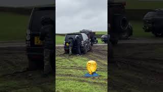DISCOVERY 4 STUCK IN THR MUD WHILE DEFENDER 110 JUST DRIVING ROUND