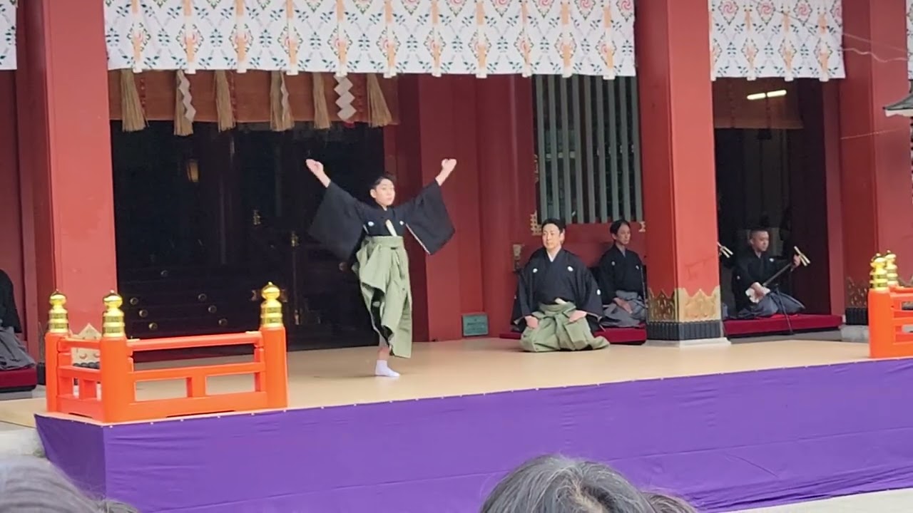 菊之助、丑之助による奉納舞踊『七福神』。神田明神にて。