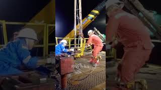 Floorman Tripping  Job Rig #Rig #Ad #Drilling #Oil #Tripping