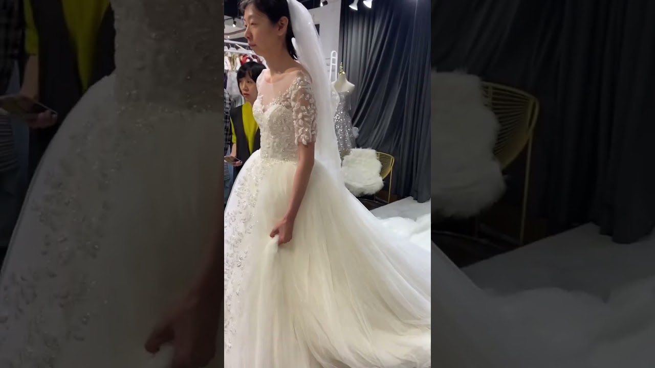 Saving Money on My Wedding Dress (Sample Sale)