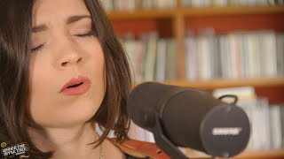 Hattie Briggs - Fields Of Gold Sting cover | #UnderTheAppleTree
Hattie Briggs performs a beautiful live acoustic version of Stings song Fields Of Gold for Under The Apple Tree sessions.
SUBSCRIBE HERE: http://bit.ly/2aeOGNK
Under The Apple Tree is the channel for music lovers everywhere. Curated by Bob Harris himself, we focus on bringing you the best music we possibly can through our Under The Apple Tree sessions, festival coverage, exclusive interviews and much more!
About UTAT:
Under The Apple Tree sessions are beautiful and intimate performances recorded live in the studio of Whispering Bob Harris, which just happens to be situated under an apple tree.
We focus on bringing attention to amazing artists who deserve to be heard by everyone. If youd like to apply for a session yourself, please fill out an application on our website: https://www.undertheappletree.co.uk/contact
Watch the last #UnderTheAppleTree session here: http://www.youtube.com/watch?v=oY3J78...
Our official website: www.undertheappletree.co.uk
Our Twitter: https://twitter.com/utatsessions
Our Facebook: https://www.facebook.com/WhisperingBobTV
SESSION CREDITS:
Producer/sound engineer/editor: Miles Myerscough-Harris Hattie Briggs - Fields Of Gold Sting cover | #UnderTheAppleTree