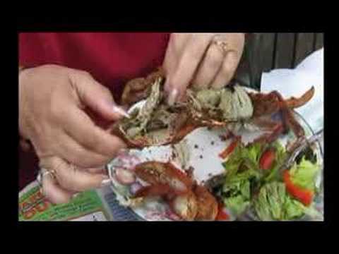 How to eat Maryland Blue Crab - YouTube