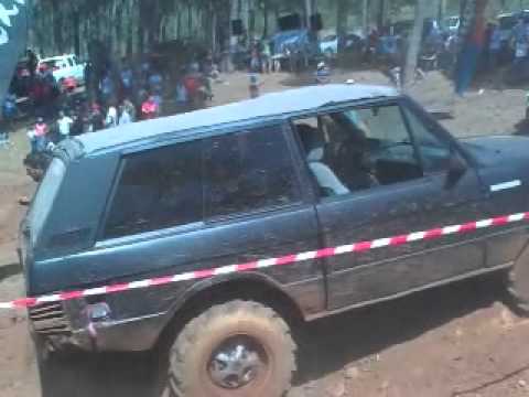 RANGE ROVER STUCK IN A DITCH AND BROKE THE FRONT DIFFERENTIAL - YouTube